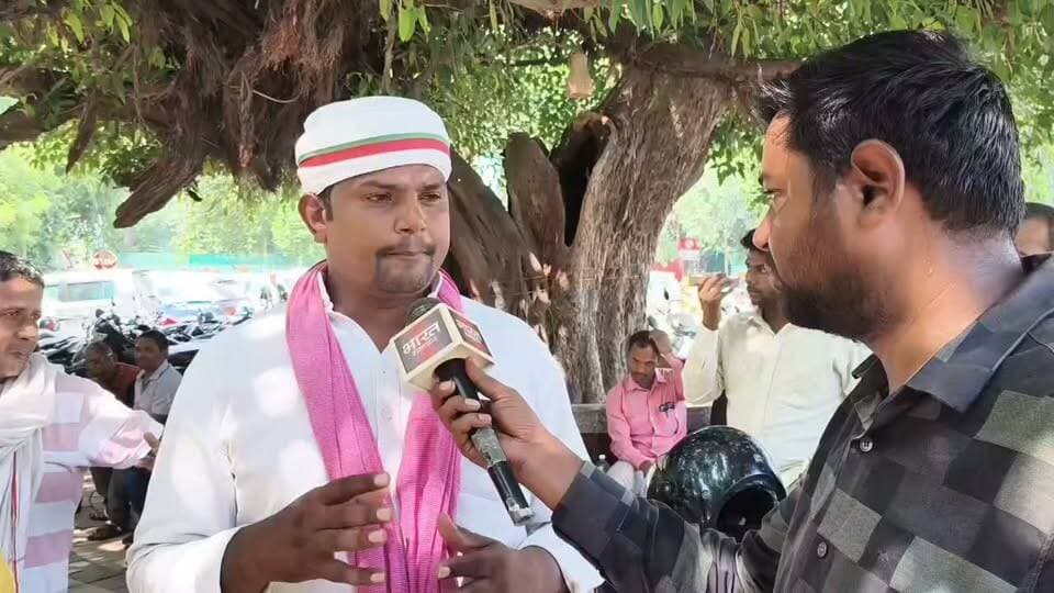 "यही ओपी राजभर हैं जिनका प्रमुख सचिव फोन नहीं उठाता है..."
सपा नेता का बड़ा दावा, जहूराबाद भी नहीं जीत पाएंगे ओमप्रकाश राजभर..!