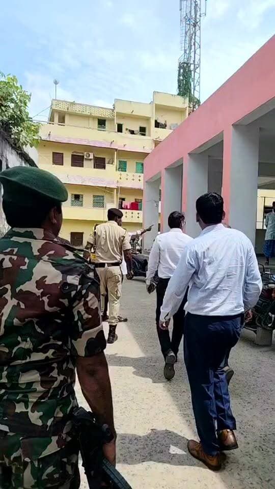 LIVE: अनुमंडल अस्पताल अस्पताल बेलसंड पहुंचे सीतामढ़ी के डीएम तनय सुलतानिया
#belsand #sitamarhi #BelsandNews #SitamarhiNews #dmsitamarhi