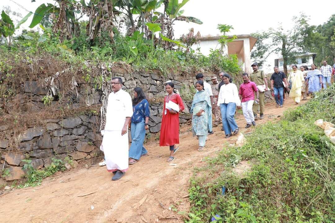 ഭക്ഷ്യ കമ്മീഷൻ ചെയർപേഴ്സൺ ഡോ. ജിനു സക്കറിയ ഉമ്മൻ ചൂരൽമല പുതിയ വില്ലേജ് ഉന്നതി, അട്ടമല അങ്കണവാടി, ചൂരൽമല അങ്കണവാടി, ചൂരൽമല അംബേദ്കർ ഉന്നതി എന്നിവിടങ്ങളിൽ സന്ദർശനം നടത്തി.
#newsonewayanad