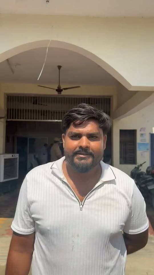 मुगलसराय थाना प्रभारी अर्जुन सिंह यह वीडियो चर्चा में. बुलेट चालक को कायदे से समझाया #viral #news #video