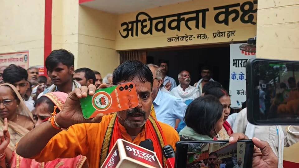 मालिक टोला चूल्हा विवाद: मारपीट के पीड़ितों ने मंत्री दारा सिंह चौहान से लगाई न्याय की गुहार