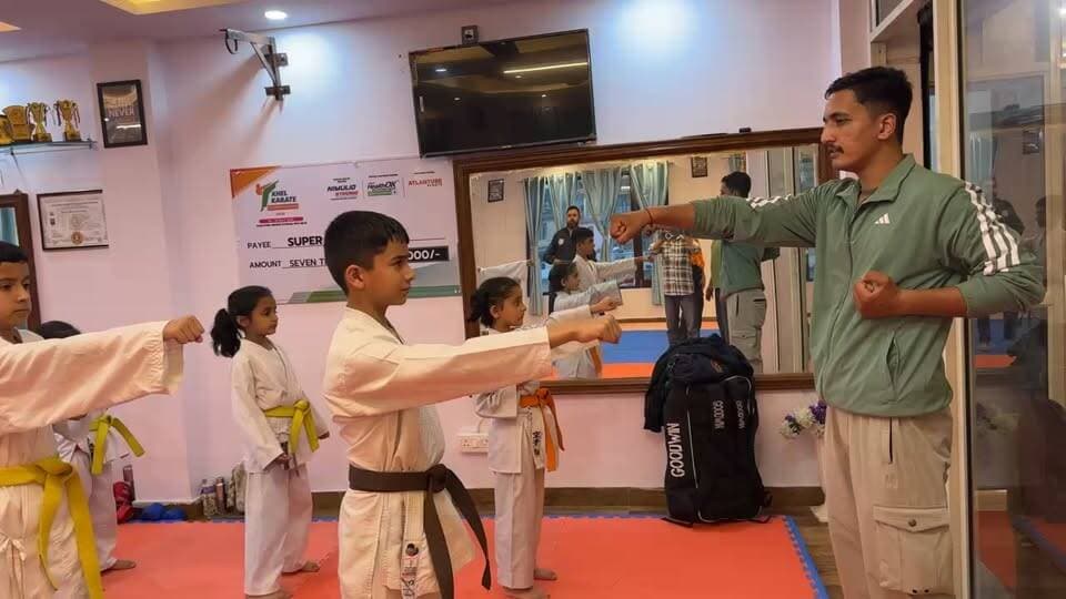 सोलन की बेटी ने कराटे में चमकाया नाम, अंडर-19 में जीता गोल्ड मेडल