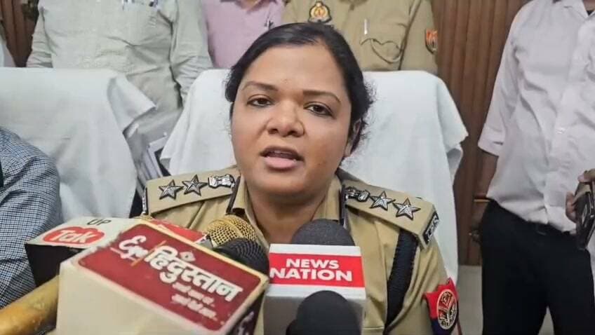 चिल्ड्रन्स एकेडमी स्कूल में गोलीकांड के बाद जिला प्रशासन सख्त, स्कूल प्रबंधन के साथ बैठक के दौरान एसपी ने क्या कहा।
#paliakalankheri #followers #news #highlights