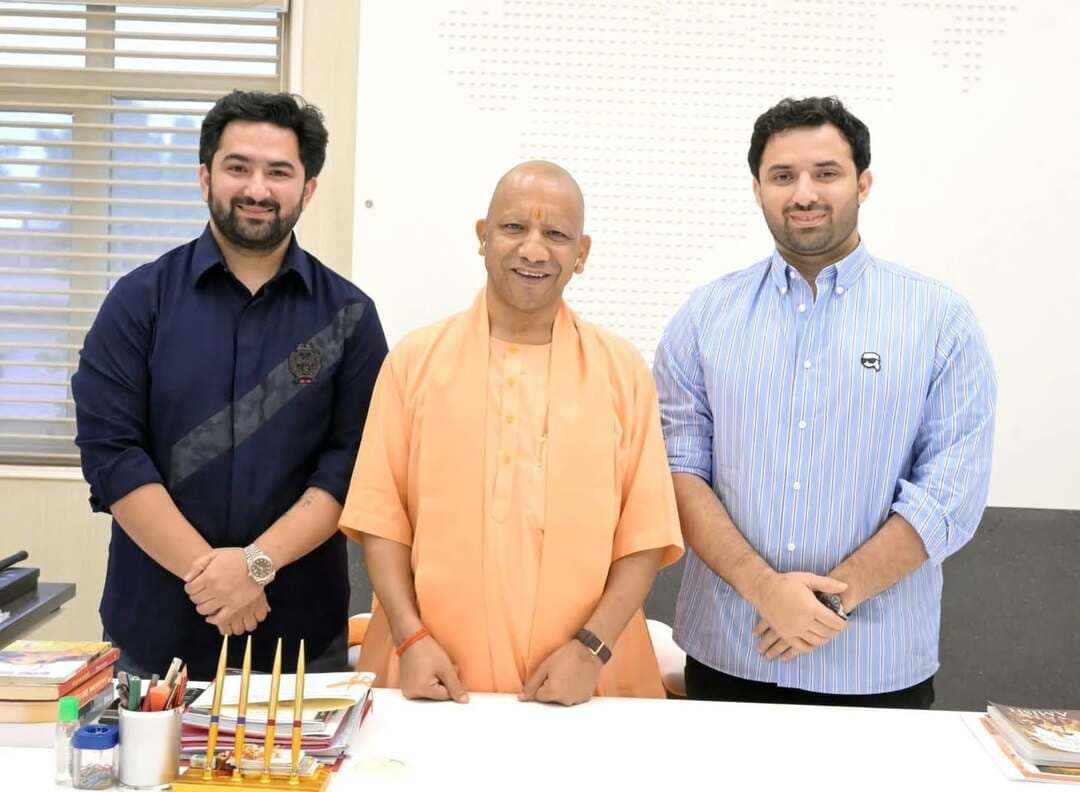 *गोरखपुर में माननीय मुख्यमंत्री श्री योगी आदित्यनाथ जी द हेज़लनट फैक्ट्री के 24वें आउटलेट का करेंगे शुभारंभ। देंगे आशीर्वाद*
*स्वागत के लिए पलिया विधायक रोमी साहनी भी गोरखपुर आउटलेट पर पहुंचे।*
*शाम 4:45 पर होगा भव्य शुभारंभ विधायक के दोनों बेटे अंकित साहनी एवं बादल साहनी भी स्वागत के लिए मौजूद।*
#paliakalankheri #followers #News #highlights