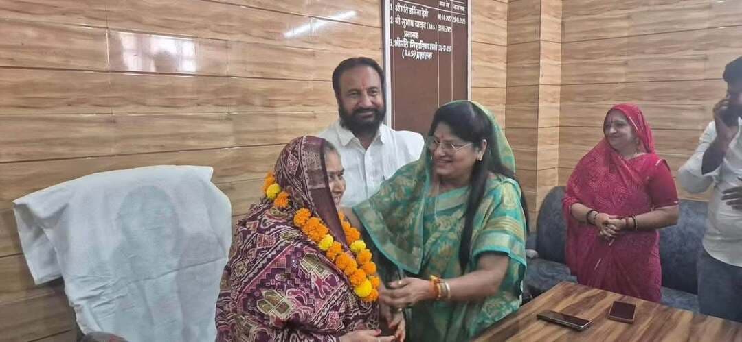 नगर पालिका गोविंदगढ़ की नवनिर्वाचित अध्यक्ष मधु देवी ने विधायक सुखवंत सिंह की मौजूदगी में पदभार ग्रहण किया