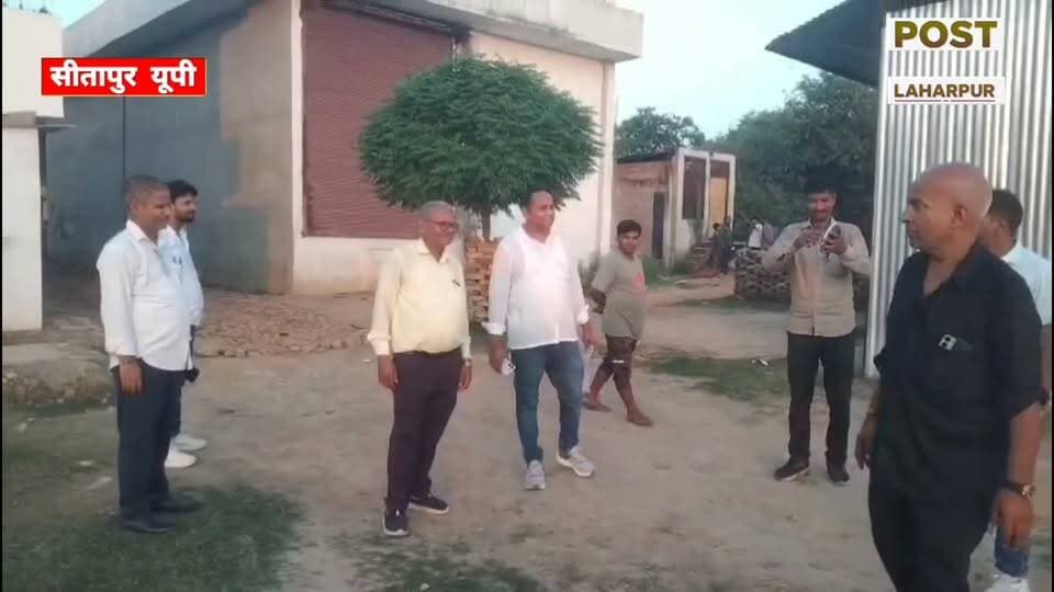 #Sitapur लहरपुर में पानी में मिला अज्ञात युवक का शव, बिसवां मार्ग स्थित पेट्रोल पंप के पीछे मिला शव।