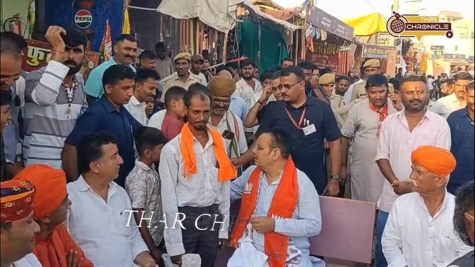 मुख्यमंत्री भजनलाल शर्मा का रामदेवरा दौरा...।
चाय की थड़ी पर लिया चाय का आनंद, मंदिर में दर्शन के बाद वापस लौटते समय बीच में रुककर पी चाय...।।