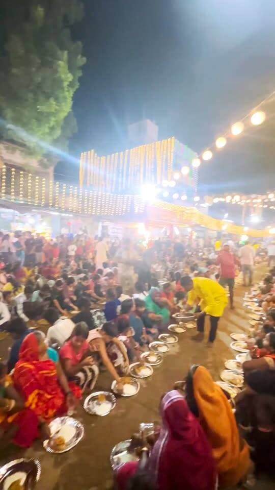 बेनीपट्टी गणपति धाम में महाभंडारा का मनोरम दृश्य, श्रद्धालुओं ने ग्रहण किया प्रसाद