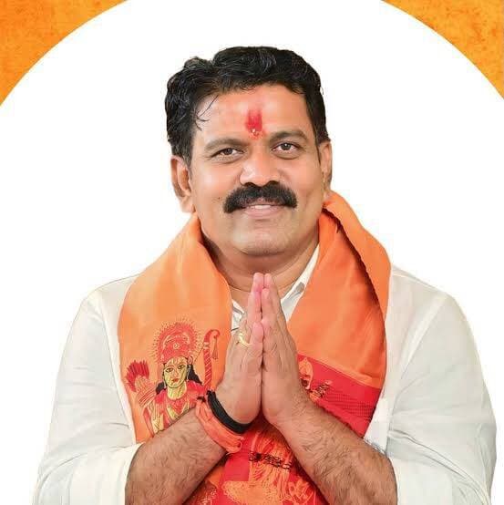 24 सितंबर को उप मुख्यमंत्री श्री विजय शर्मा एवं उप मुख्यमंत्री श्री अरूण साव कवर्धा में ₹54 करोड़ की लागत से बनने वाली 4 लेन सड़क एवं डिवाइडर निर्माण का भूमिपूजन करेंगे।
7.8 किमी लंबी सड़क से शहर में आवागमन सुगम होगा और यातायात, व्यापारिक गतिविधियों एवं शहरी विकास को गति मिलेगी।
#Kawardha #FourLaneRoad #InfrastructureDevelopment #Vikas #Kabirdham