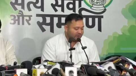 बड़ी खबर! बिहार-बंगाल चुनाव को लेकर फिर सियासी हलचल? तेजस्वी यादव ने SIR और चुनाव आयोग की प्रक्रिया पर उठाए सवाल।
#BiharElection #BiharPolitics #TejashwiYadav #SIR #ElectionCommission ElectionCommissionOfIndia BiharNews BiharNewsToday BiharElectionNews WestBengalElection BengalPolitics Tejashwi RJD BiharViralNews BreakingNews PoliticalNews ElectionNews SIRControversy ViralNews LatestNews ArwalNews BiharNewsLive