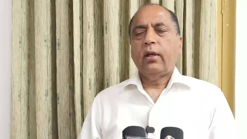 मंडी ।। News123 ।। आयुष्मान योजना के सफलतापूर्वक आठ साल पूरा होने पर नेता प्रतिपक्ष जयराम ठाकुर ने जताया प्रधानमंत्री का आभार, हिम केयर को बंद करने की साज़िश करने पर सुक्खू सरकार पर किया कसा तंज़, कहा लोगों को पीड़ा में छोड़ने से सरकार और मुख्यमंत्री की राजनीतिक पीड़ा नहीं होगी कम।