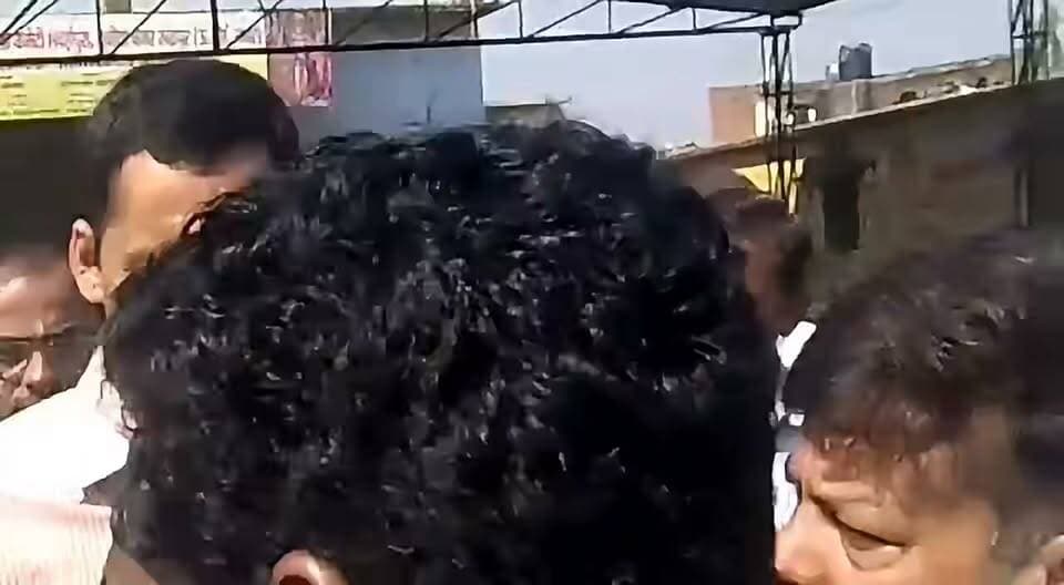 🛑और जब विधायक रहते बेहड ने शुक्ला को जड़ा था थप्पड़..
किच्छा मंडी प्रकरण के बाद भदईपुरा रामलीला प्रकरण कुछ वीडियो वायरल..
Udham Singh Nagar Police Uttarakhand Rudrapur online Pushkar Singh Dhami Rajesh Shukla Tilak Raj Behar Shiv Arora