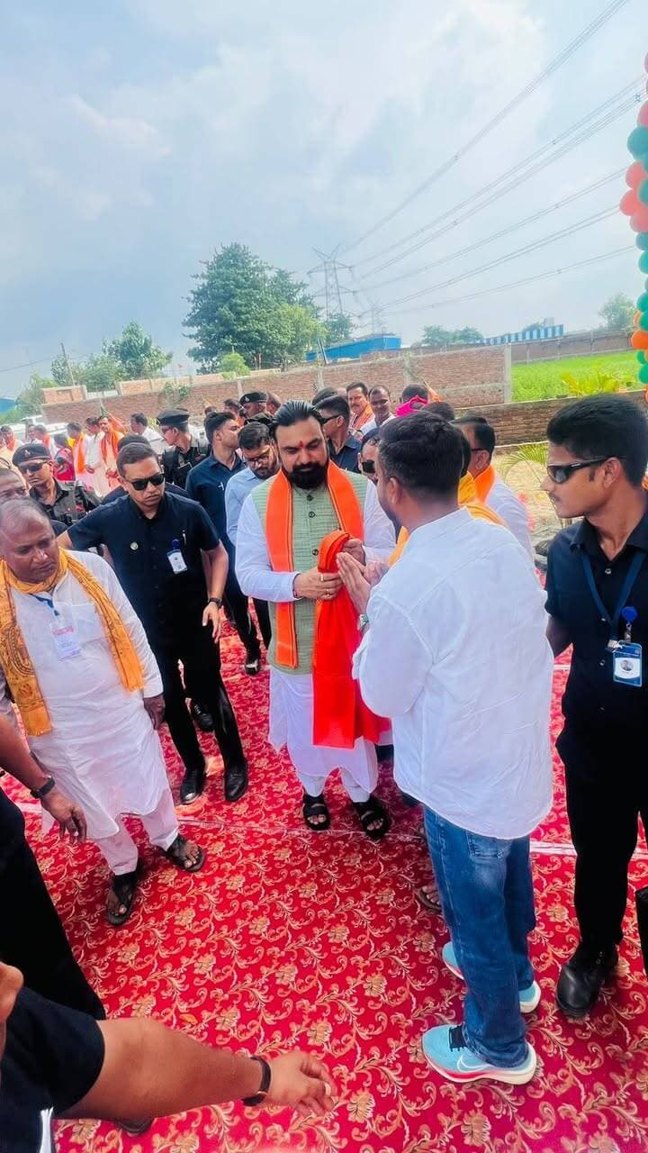 भाजपा कार्यालय पहुंचे सीएम सम्राट चौधरी ने थपथपाई युवा मोर्चा जिलाध्यक्ष की पीठ ..