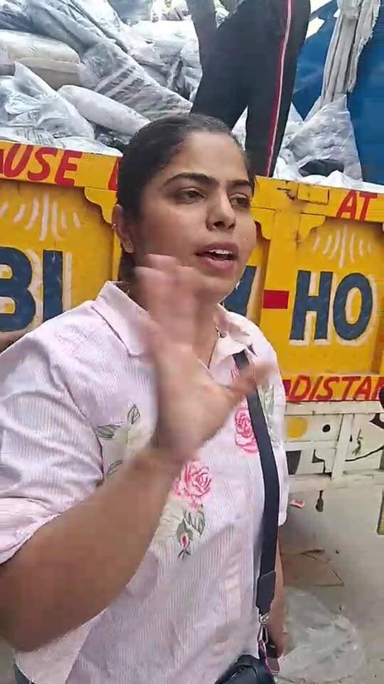 फरीदाबाद NIT-5 में पहुंचा तोड़फोड़ विभाग, कार्रवाई को लेकर मचा हड़कंप
#Faridabad #NIT5 #TodfodVibhag #FaridabadNews #BreakingNews #A2ZNewsUpdate