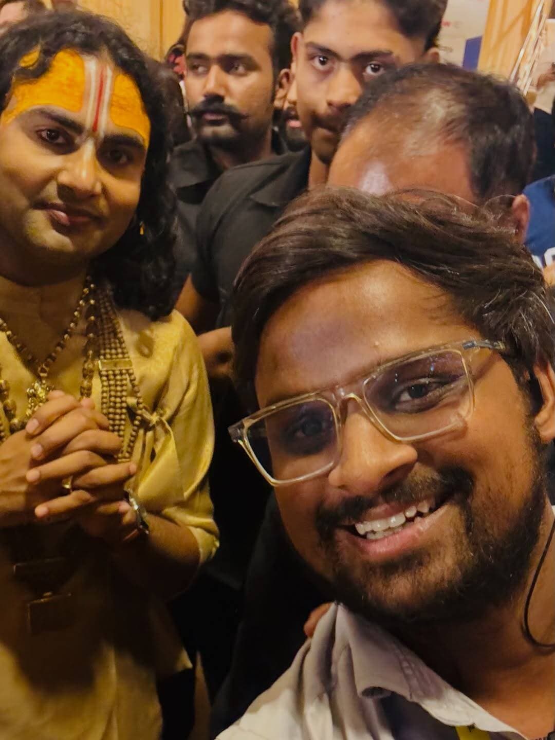 दिल्ली में परम पूज्य श्री अनिरुद्धाचार्य जी महाराज से भेंट कर आशीर्वाद प्राप्त करने का सौभाग्य मिला।
उनके सान्निध्य में बिताया यह पल मेरे लिए सदैव स्मरणीय रहेगा। आध्यात्मिक ऊर्जा, सरलता और सकारात्मकता से भरी यह मुलाकात मन को भीतर तक छू गई। 🚩
जय श्री राधे कृष्ण
<nis:link nis:type=tag nis:id=aniruddhacharyaji nis:value=AniruddhacharyaJi nis:enabled=true nis:link/> <nis:link nis:type=tag nis:id=delhi nis:value=Delhi nis:enabled=true nis:link/> <nis:link nis:type=tag nis:id=spirituality nis:value=Spirituality nis:enabled=true nis:link/> <nis:link nis:type=tag nis:id=blessings nis:value=blessings nis:enabled=true nis:link/>