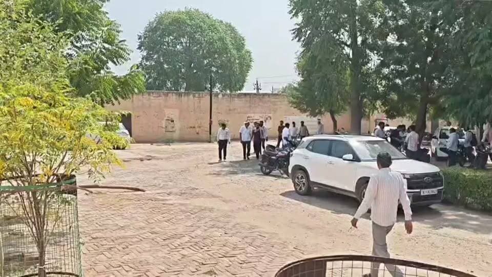 अनूपगढ़ पंचायत समिति में ग्राम पंचायत लॉटरी के दौरान हुआ हंगामा,
Sunil Godara के नेतृत्व में लॉटरी प्रक्रिया को रुकवाया