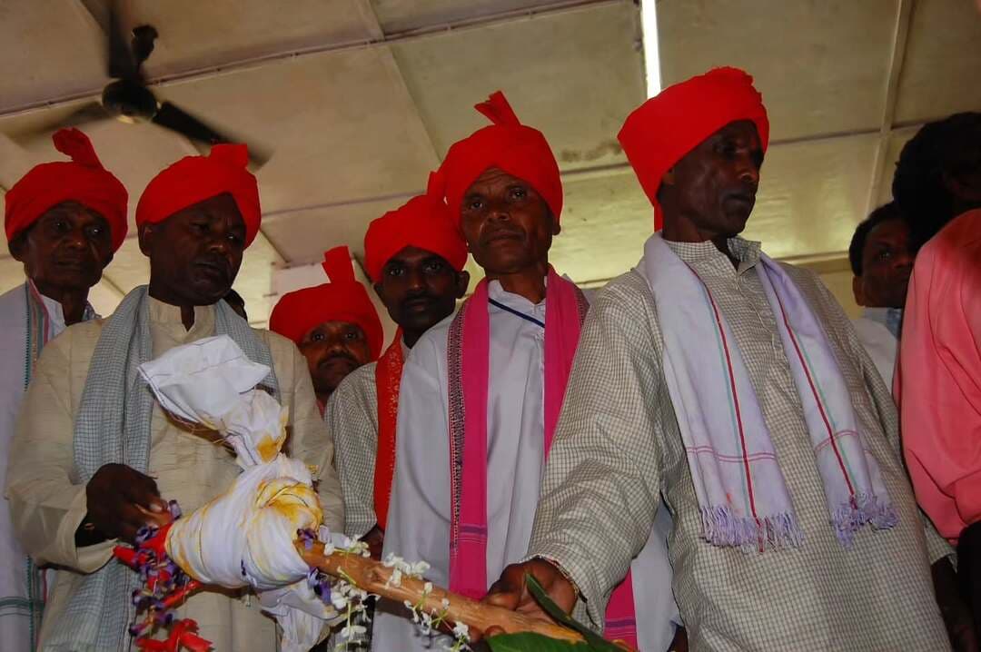 सांस्कृतिक विरासतों को समेटे विश्वप्रसिद्ध बस्तर दशहरा पर्व में तत्कालीन बस्तर सांसद स्व. दादा बलीराम कश्यप जी डेरी गड़ाई रश्म में... स्मृतियां 2008
@kedar_kashyap @bastardistrict