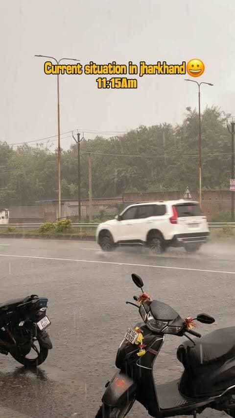 Same situation hai abhi jharkhand mai?
#jharkhand #dhanbad #rain #reelsinstagram #cyclone