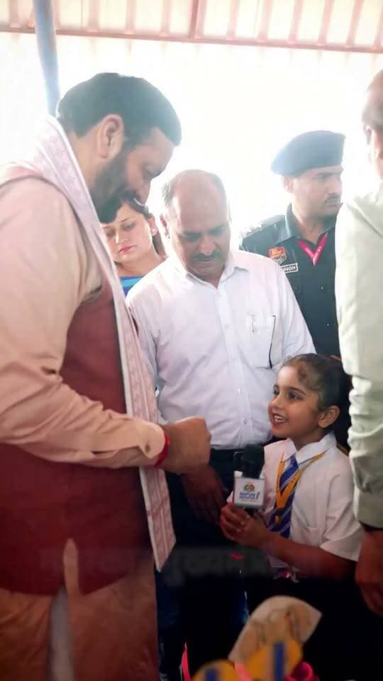 मुख्यमंत्री नायब सिंह सैनी एक नन्ही रिपोर्टर के सवालों के जवाब देते हुए
#haryana #haryananews #NayabSinghSaini #cmharyana