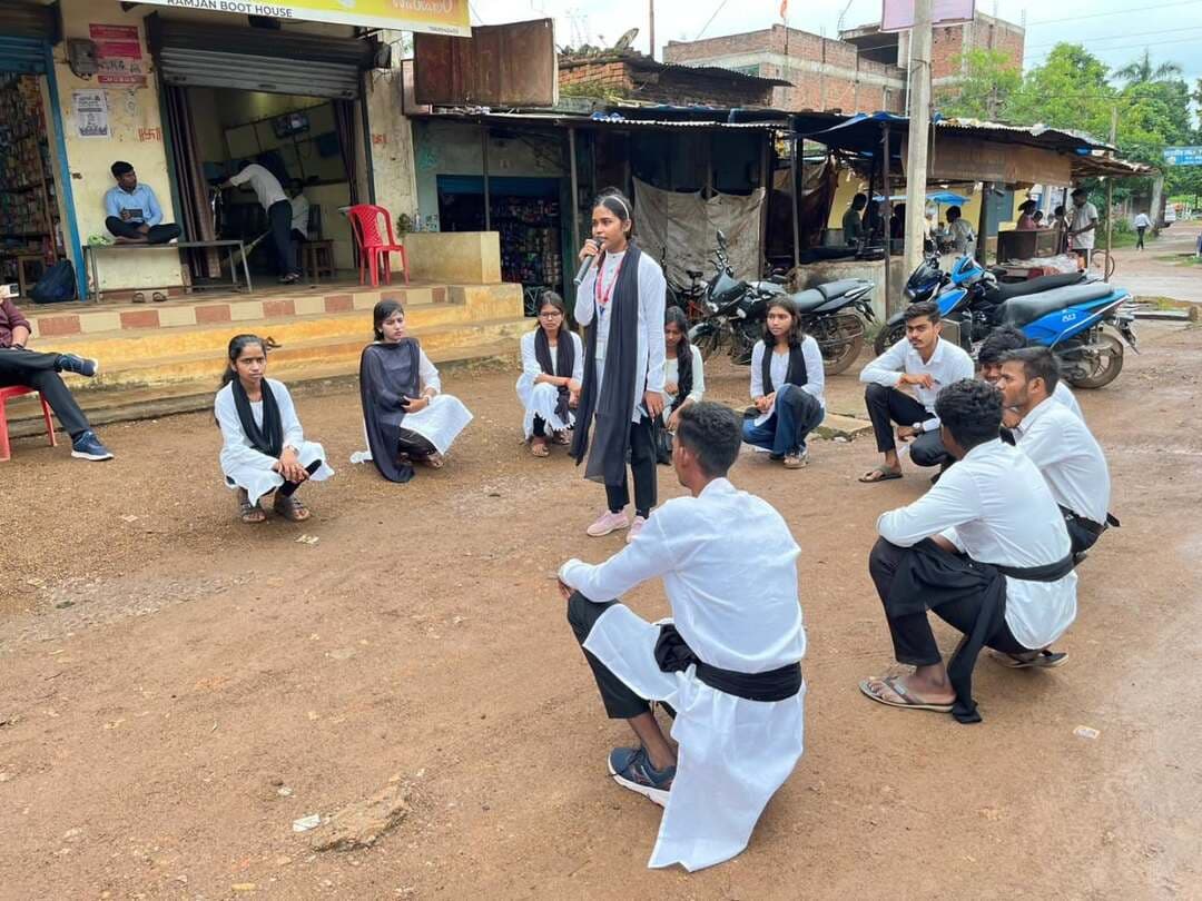 सेवा संकल्प अभियान : 2026
सेवा संकल्प अभियान अंतर्गत हसौद और जैजैपुर में नुक्कड़ नाटक का किया गया आयोजन
नमो सेवा संगीतमय नाटक के माध्यम से जन-जन तक पहुंचा जनकल्याणकारी योजनाओं और सामाजिक जागरूकता का संदेश
#सेवा_संकल्प_अभियान #SevaSankalpAbhiyan #SevaSankalp #JanSeva #JanBhagidari