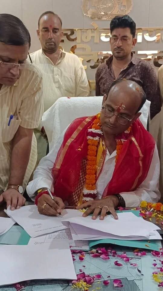 नवनिर्वाचित पालिकाध्यक्ष शर्मा ने किया पदभार ग्रहण, हुआ सम्मान समारोह