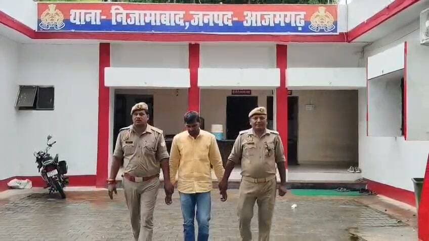 पत्नी को फांसी पर लटकाने का आरोपी पति गिरफ्तार, नहर पुलिया से दबोचा
आजमगढ़
https://abckhabar.in/?p=8521