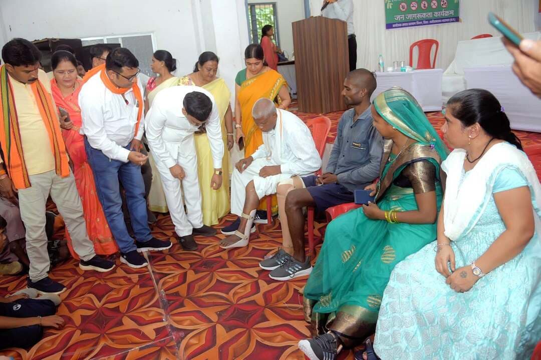 सेवा सकल्प अभियान अंतर्गत कसडोल में दिव्यांगजन, चिन्हांकन सह वितरण शिविर का हुआ आयोजन।
56 दिव्यांगजनों को निःशुल्क कृत्रिम अंग और कैलिपर्स का किया गया वितरण।
#सेवा_संकल्प_अभियान #SevaSankalpAbhiyan #SevaSankalp
#ViksitChhattisgarh
#SevaSankalpBB