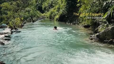 The art of Enjoying own company 🥰🌱
.
.
#enjoying #swimming #naturevibes