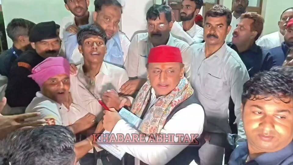 रायबरेली: सपा जिलाध्यक्ष के घर पहुंचे अखिलेश यादव
#रायबरेली #अखिलेशयादव #सपा #खबरेंअभीतक #KhabareAbhiTak