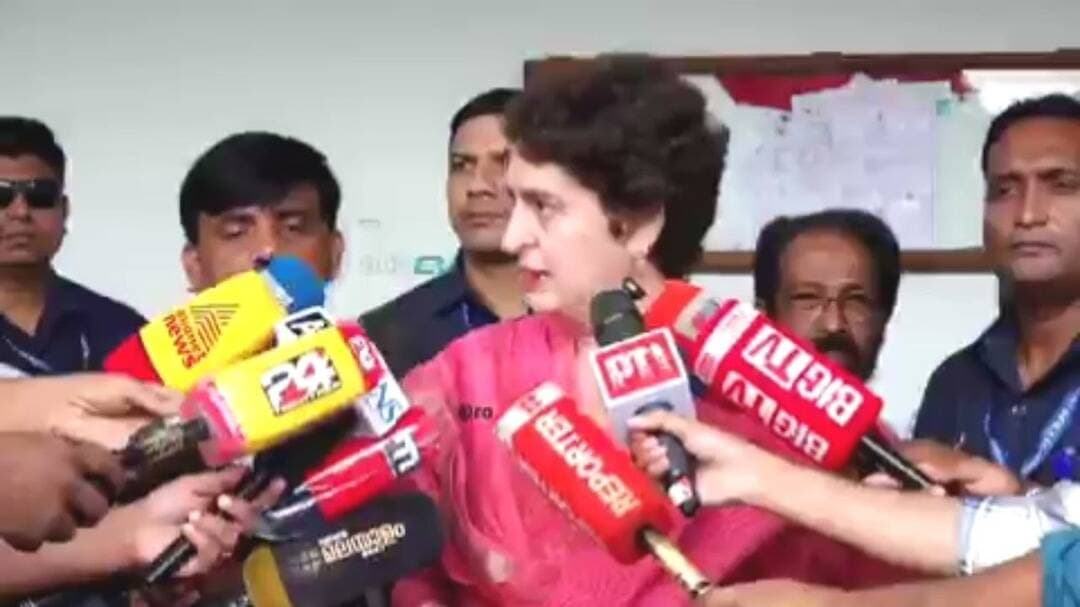 ज्ञानेश कुमार पर ‘देशद्रोह’ का मुकदमा चलना चाहिए — प्रियंका गांधी #news #trending #viralvideo #viral