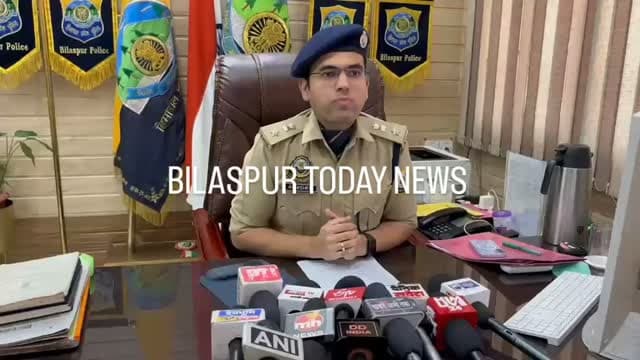 नशे के आरोपियों की 1.35 करोड़ की संपत्ति फ्रीज
अजय कुमार उर्फ आजाद की 21.21 लाख की संपत्ति फ्रीज
अनिल कुमार उर्फ पिंटू की 30.53 लाख की संपत्ति पर कार्रवाई
राकेश का 39.53 लाख रुपये का मकान फ्रीज
दूपल सिंह और जय चंद से जुड़े वाहन व बैंक खाते फ्रीज
जीवन सिंह के खाते में जमा 6.07 लाख रुपये फ्रीज
उमेश और अजय सिंह की 13.21 लाख की संपत्ति कार्रवाई की जद में
अमन कुमार और अरुण कुमार की करीब 13 लाख की संपत्ति फ्रीज
#everyone #police #bilaspur #NewsUpdate #highlight himachalpradesh