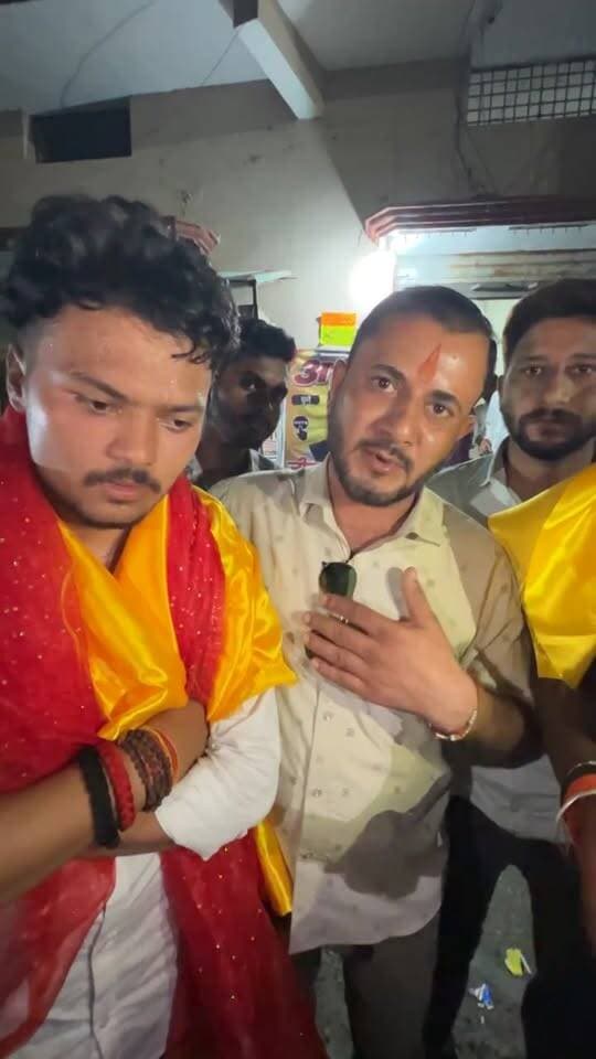 अध्यक्ष की कुर्सी पर किसका कब्जा? कॉलेज चुनाव में गरमाया माहौल, नीरज कंडारी ने खोले पत्ते!
#CollegeElection #NeerajKandari #StudentElection #CollegePolitics #PresidentCandidate #Election2026 #CampusPolitics #StudentPolitics #चुनाव #कॉलेज_चुनाव #नीरज_कंडैरी #अध्यक्ष_पद #सियासी_हलचल #BreakingNews #LatestNews