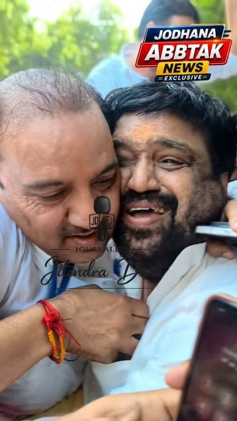 भाजपा जिला अध्यक्ष राजेंद्र पालीवाल और महेंद्र सिंह राठौर की जीत के बाद खुशी