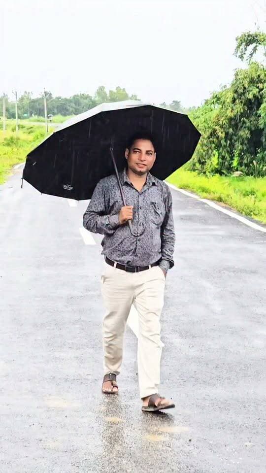 Chhatri Na Khol Barsaat Mein ☔❤️
#ChhatriNaKhol #BarsaatMein #RainSong #BhojpuriSong #BhojpuriReels #BhojpuriMusic #RainVibes #RomanticSong #Reels #InstagramReels #ViralReels #trendingreels