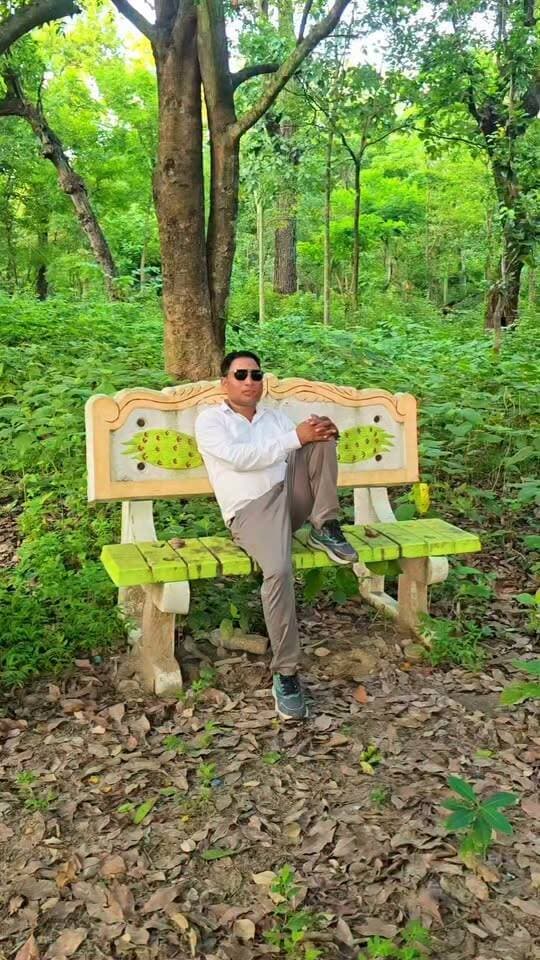 Tere chehre pe mujhe pyar najar aata hai.
#viralreels #trendingreels #zishanahmad #facebookreels