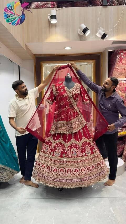 ๐ Showroom Number-2 Globale Textile Market, Surat.
.
.
๐ Worldwide Delivery Available.
โ๏ธ74358 71602, 78784 33435
#trending #chaniyacholi #surat #lehengacholi #lehenga