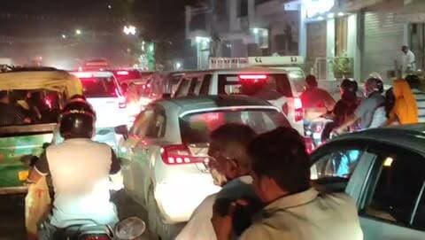 जोधपुर भदवासिया स्कूल के पास में लगा 1 किलोमीटर लंबा जाम आधे घंटे से जाम लगा हुआ