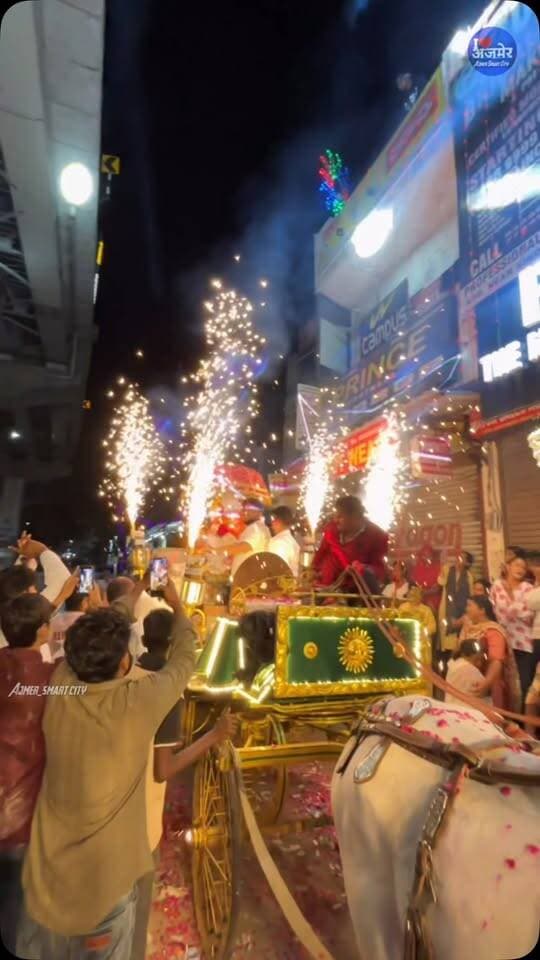 अजमेर में कचहरी रोड से निकली गणपति बप्पा की भव्य विसर्जन यात्रा 🚩
दो-दो काली माता की सवारी और विशाल अखाड़ा बना आकर्षण का केंद्र 🔥
देखिए अजमेर की इस विशाल गणपति विसर्जन यात्रा का भव्य नज़ारा 🙏