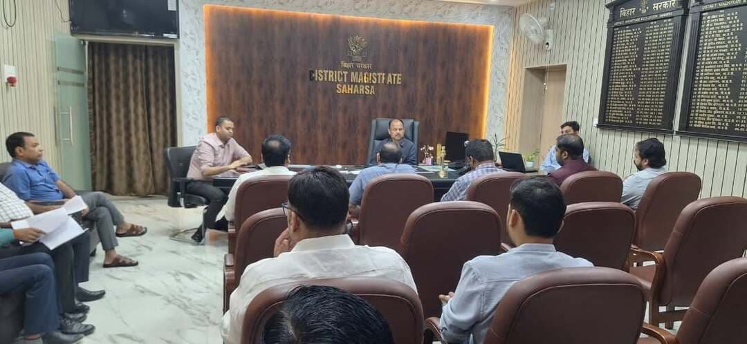 आसन्न बिहार विधान परिषद के 006 कोशी स्नातक निर्वाचन क्षेत्र का द्विवार्षिक निर्वाचन 2026 के अवसर पर गठित कोषांग के वरीय प्रभारी पदाधिकारी एवं नोडल पदाधिकारी के साथ समीक्षात्मक बैठक।
#CMSamrat
#samratchoudhary