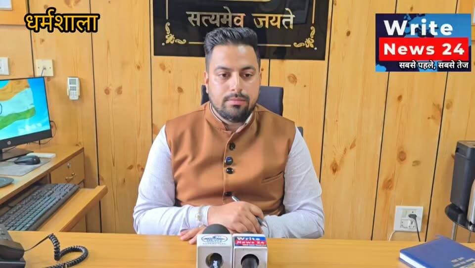 धर्मशाला ड्राइविंग लाइसेंस ट्रायल में अधिकारी के न पहुंचने पर क्या बोले एसडीएम मोहित रतन ।
#himachalpradesh #dharmshala #driving #license #dckangra #chandigarh