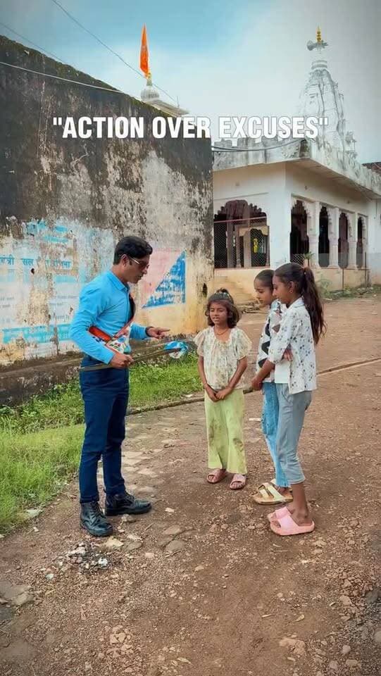 दुनिया में आप जो बदलाव देखना चाहते हैं, उसकी शुरुआत किसी और से नहीं... बल्कि खुद आपसे होती है! 🇮🇳
#CivicSense #CleanIndiamission #TakeResponsibility #MindsetShift #VishnuBhartesh