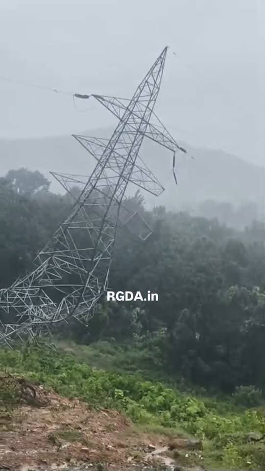 Tower Collapsed! Landslide Disaster in Maliguda Railway Station
#rgda #rayagada #landslide #flashfloods