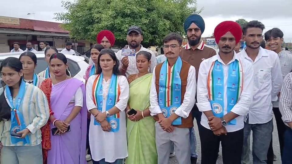 सिसौना राजकीय महाविद्यालय छात्रसंघ चुनाव- 2026
NSUI से अध्यक्ष चंदन सिंह
उपाध्यक्ष गुरजिंदर सिंह
सचिव छात्रा कुमकुम बाईन