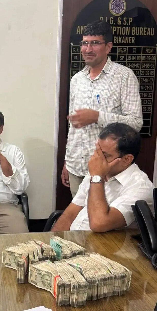 बीकानेर से बड़ी खबर
लोहावट (फलोदी) BDO नारायण सुथार की गाड़ी से 8 लाख 14 हजार से अधिक की राशि बरामद, एसीबी टीम ने भीनासर चेकिंग पॉइंट पर औचक कार्रवाई कर गाड़ी रुकवाई, एएसपी आशीष कुमार की टीम ने गाड़ी की तलाशी में बरामद की रकम, रकम रिश्वत की होने की सूचना पर कार्रवाई की गई, BDO नारायण सुथार से पूछताछ, रकम कहां से आई और कहां जानी थी, जांच जारी।
Bhajanlal Sharma CMO Rajasthan Police
