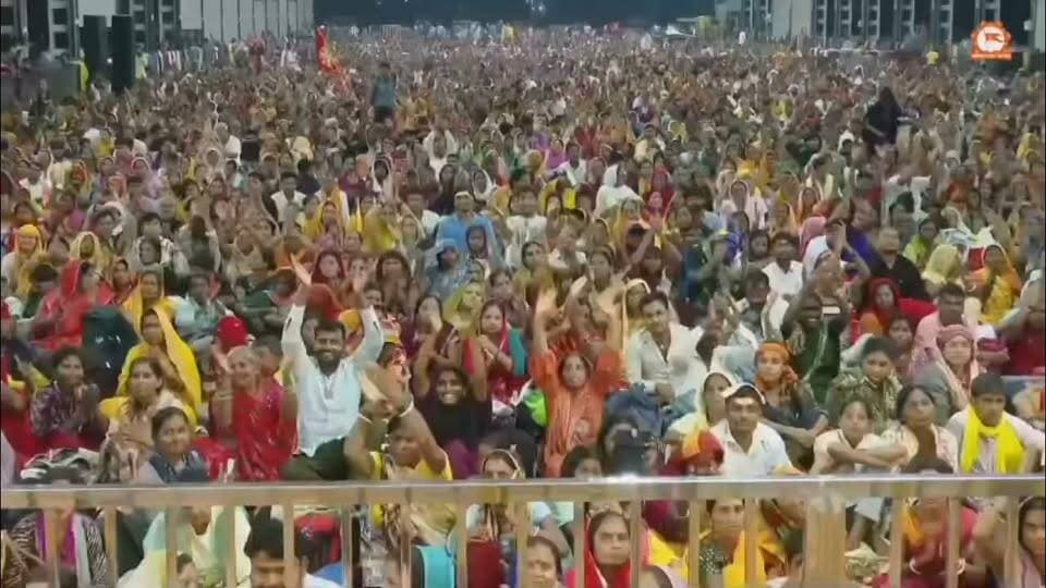 हवन से उठी सनातन की नई आवाज!
धीरेंद्र शास्त्री की पहल पर हरिओम महाराज बोले—यज्ञ ही मूल, 17 सितंबर को यज्ञ दिवस का आह्वान
#धीरेंद्रकृष्णशास्त्री #हरिओममहाराज #हवन #यज्ञ #सनातन #यज्ञदिवस #ऋषिकेश