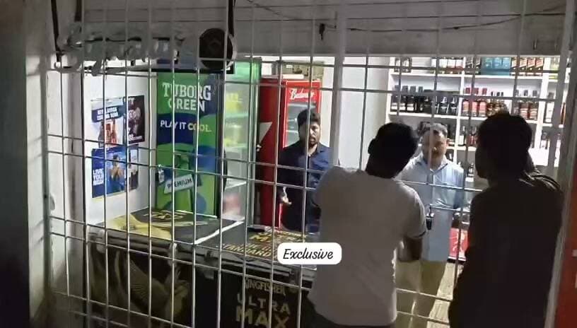 ओरमांझी ब्लॉक से शराब दुकान में घुसा बंदर शराब पीकर हुआ टूल
