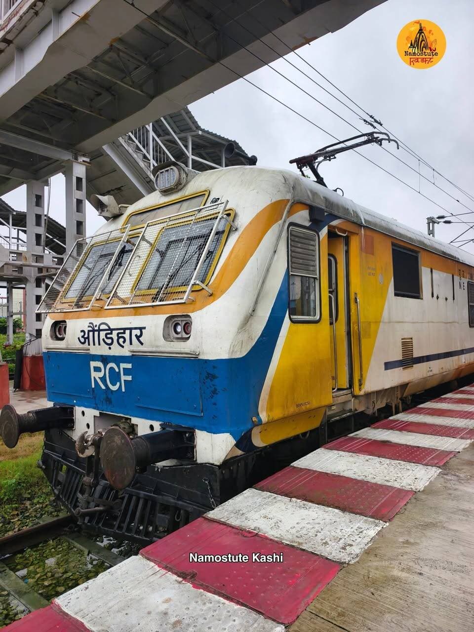 बनारस से प्रयागराज यदि आपको जाना हो तो यह ट्रेन सुबह 6:40 पर चलती है और लगभग 9:30 से 10 के बीच प्रयागराज रामबाग पहुंचा देती है और प्रतिदिन यात्रा करने वालों के लिए यह एक बहुत ही फायदेमंद ट्रेन है जिसका टिकट मात्र ₹30 है।
क्या आपने इस ट्रेन से यात्रा किया है?
#Varanasi #Prayagraj #MemuTrain #Train #TrainInformation #Railway #Banaras #VaranasiTrain #Kashi #bestTrain #NamostuteKashi