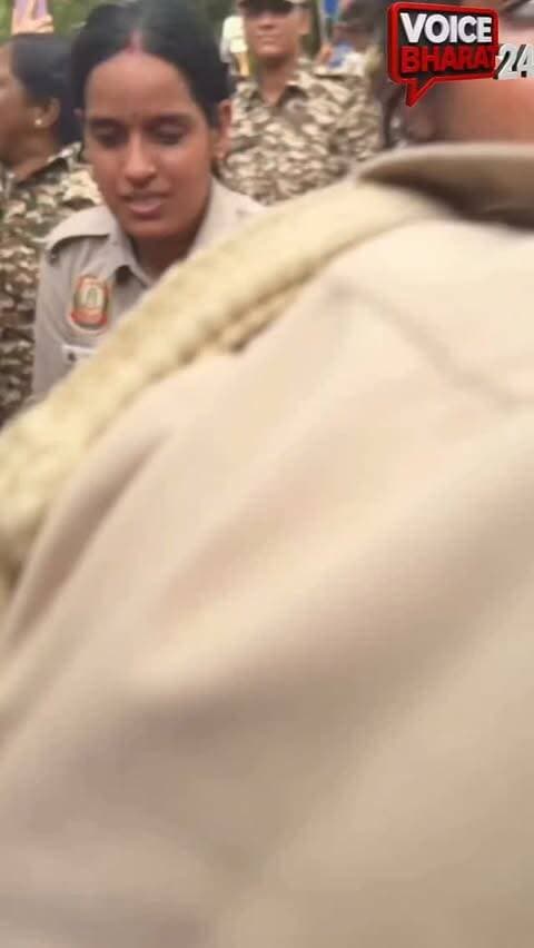 वीडियो हुआ सोशल मीडिया में वायरल
#voicebharat24 #DelhiPolice