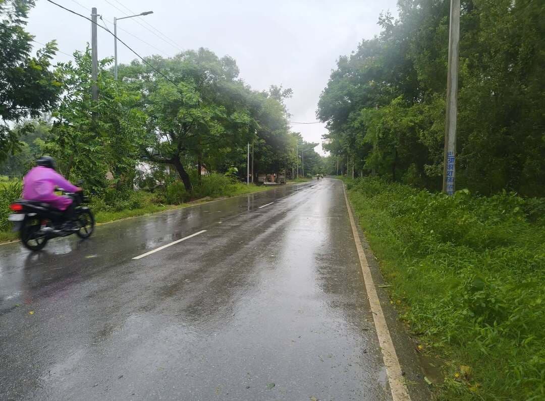 मऊ जिले में सुबह से तेज हवाओ के साथ बारिश का सिलसिला जारी
#weather #MAU