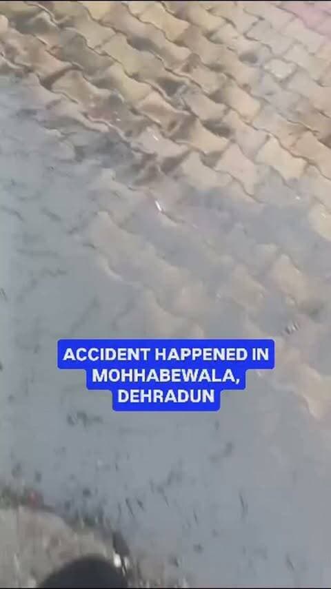Accident Happened in Mohabbewala Dehradun, No One Harmed, Driver is Safe.
Reported By: @yogesh_profile
